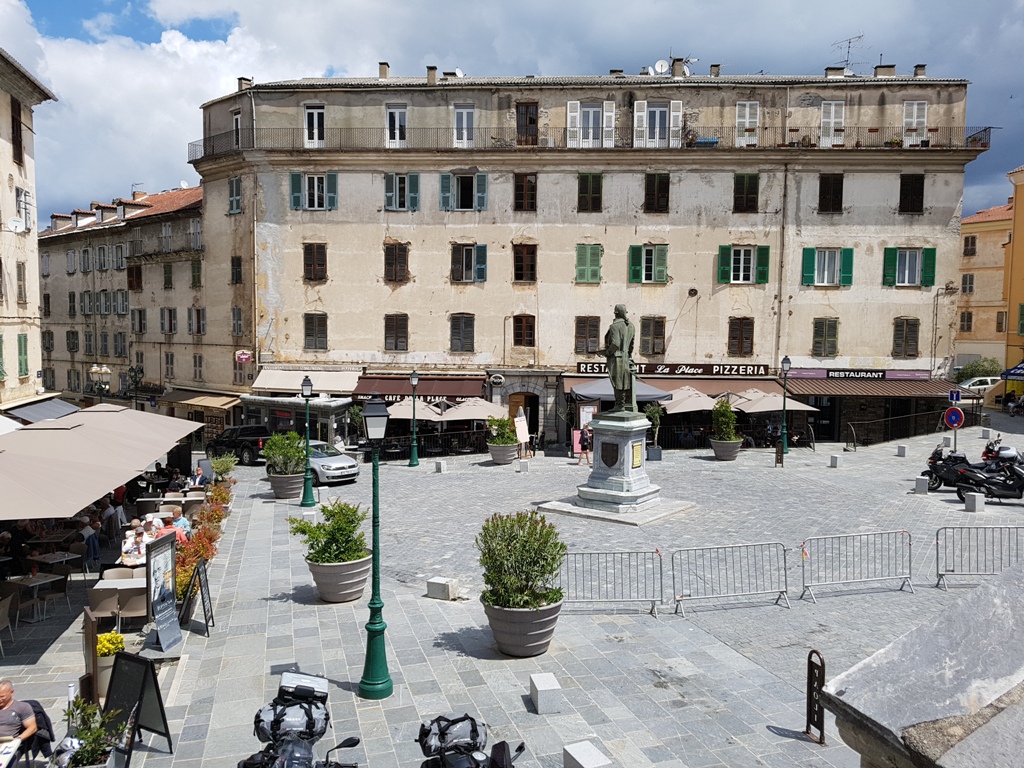 Place Paoli Corte
