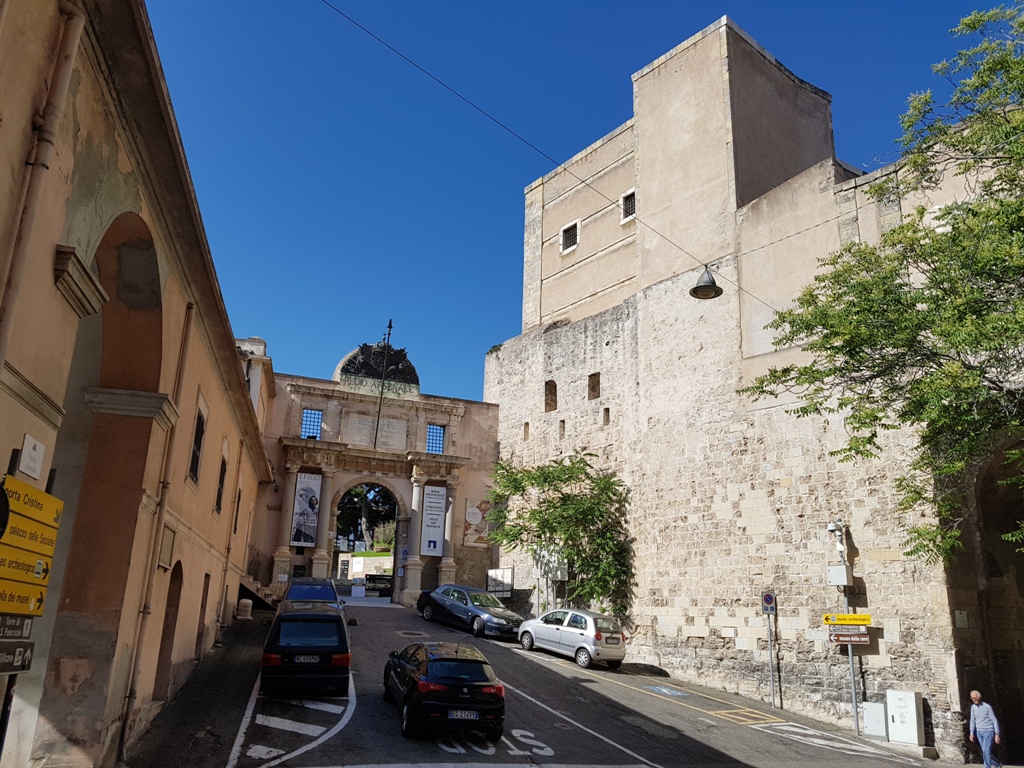 La porte Cristina de Cagliari vue de l'intérieur