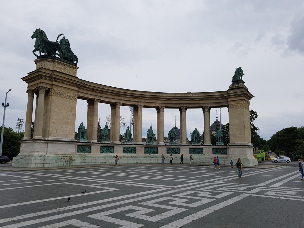 Hősök tere (La place des héros) et le Monument du Millénium
